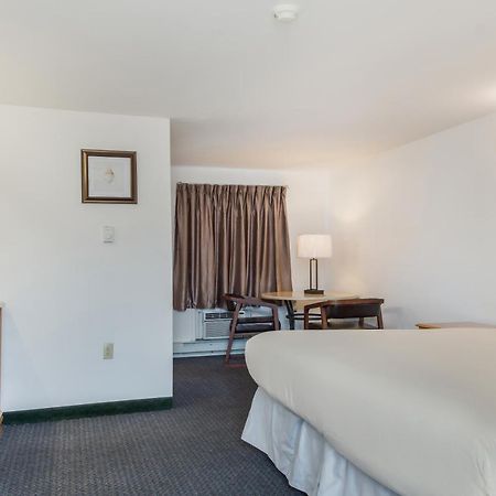 Americas Best Value Inn Hyannis Exteriér fotografie