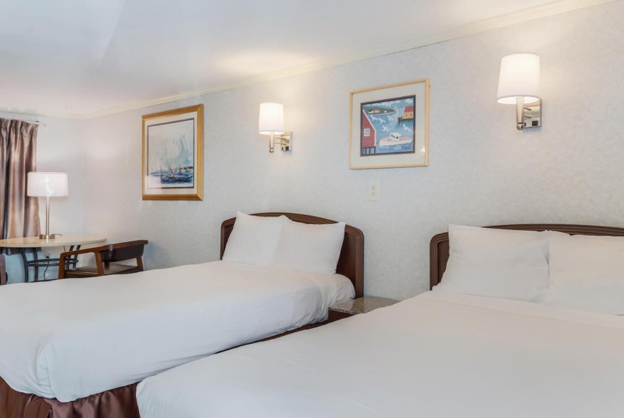 Americas Best Value Inn Hyannis Exteriér fotografie