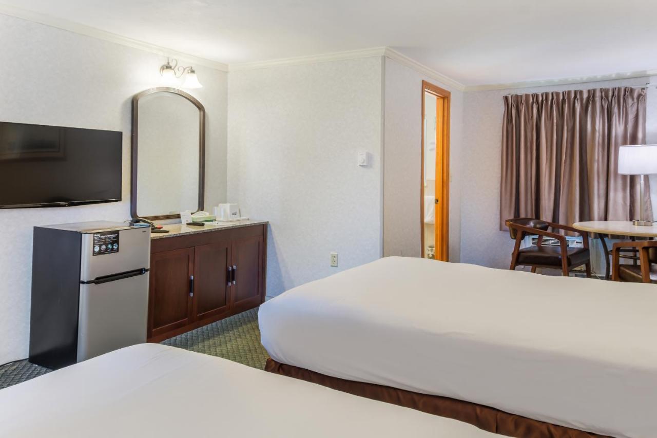 Americas Best Value Inn Hyannis Exteriér fotografie