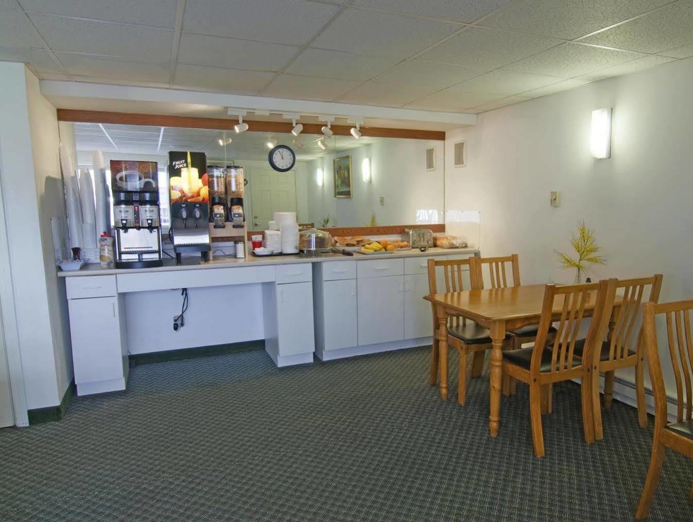 Americas Best Value Inn Hyannis Exteriér fotografie